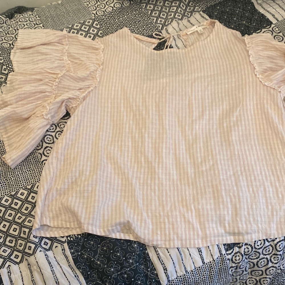 Chelsea & Theadore top
